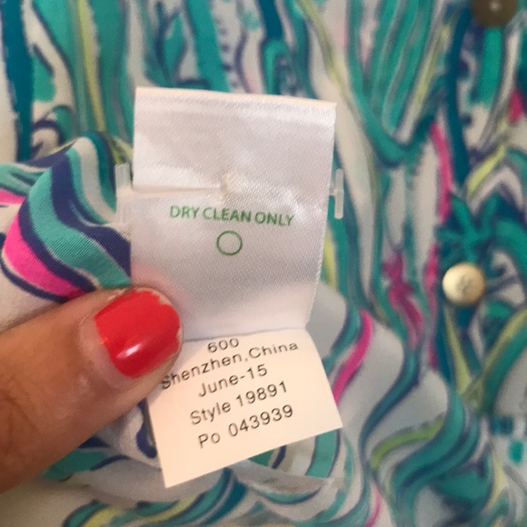 Lilly Pulitzer Back Button Top - Picture 7 of 7
